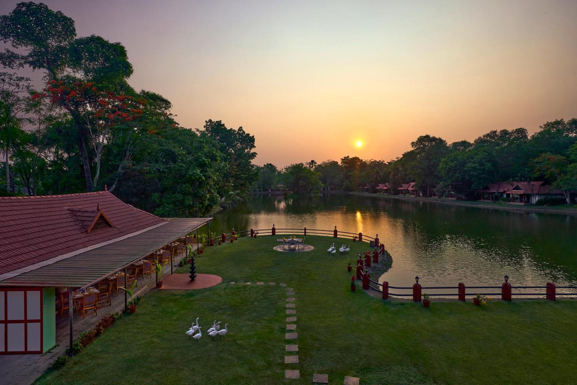 Taj Kumarakom Resort And Spa Kerala מראה חיצוני תמונה