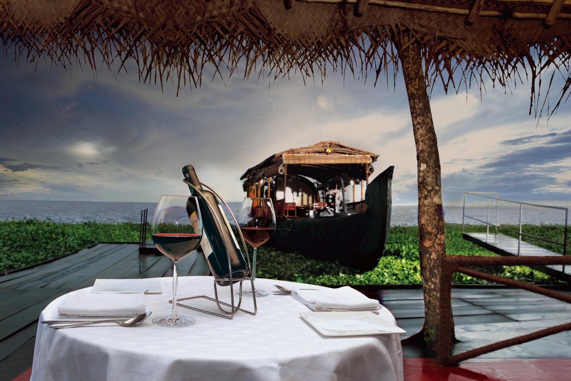 Taj Kumarakom Resort And Spa Kerala מסעדה תמונה